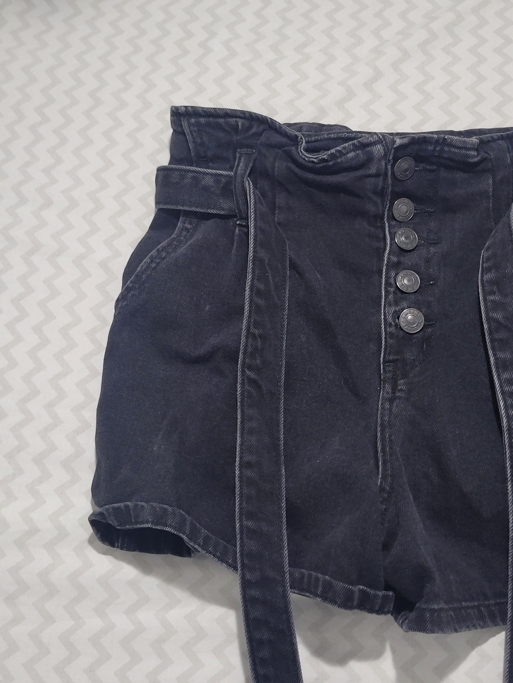 American Eagle Outfitters Black Denim Shorts with Belt Sz 4 - Picture 5 of 13